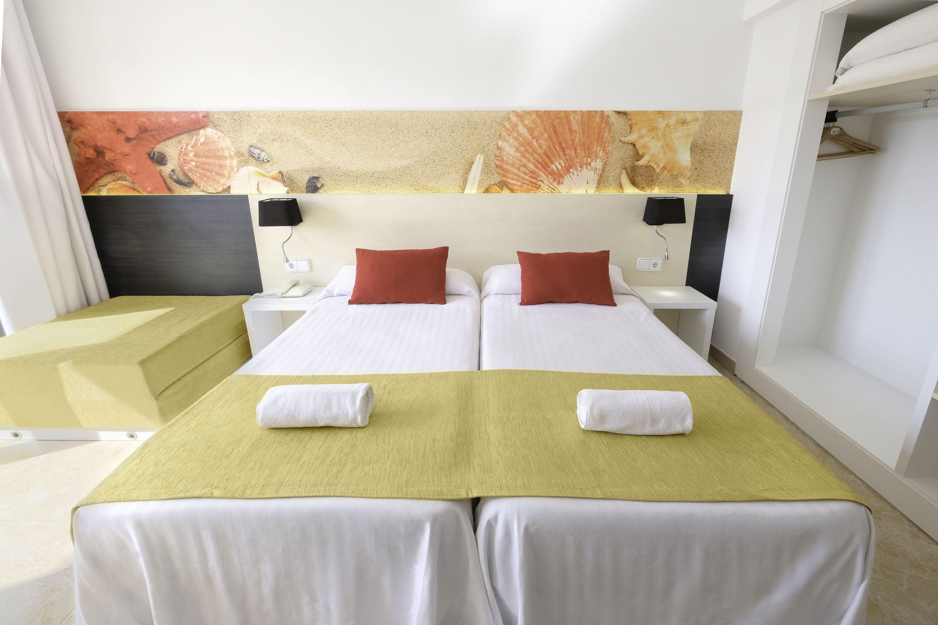 Azuline Hotel Bergantin Sant Antoni de Portmany Dış mekan fotoğraf