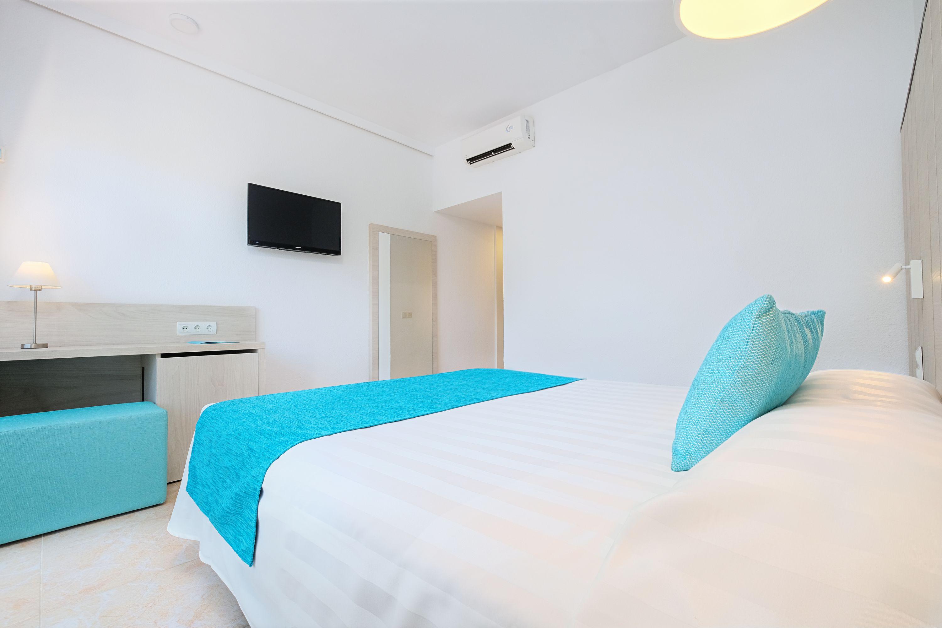 Azuline Hotel Bergantin Sant Antoni de Portmany Dış mekan fotoğraf